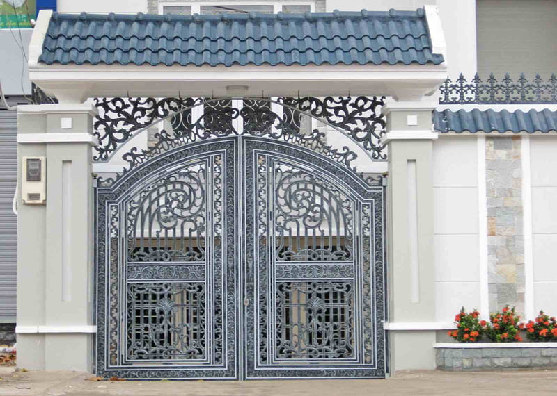 Kích thước cổng phải phù hợp với ngôi nhà